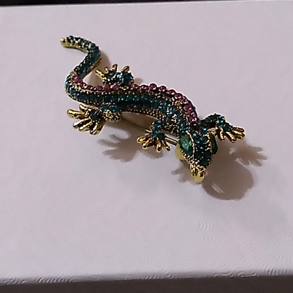 Green Multicolor Crystal Lizard Necklace Pin Broach on Diamond Cut 18k GD Chain - Picture 2 of 9